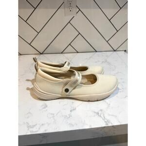 BU by Jambu Merry Mary Jane shoes knit upper adjustable strap memory foam size 8